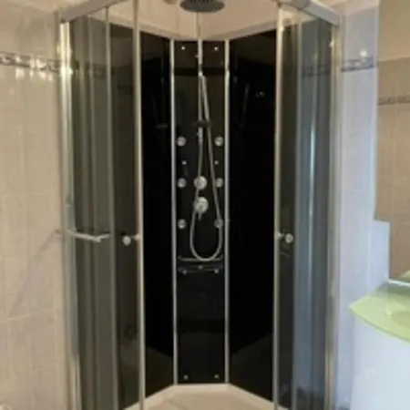 With Stunning Views And Total Comfort Lejlighed