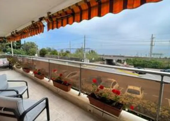 Daire With Stunning Views And Total Comfort